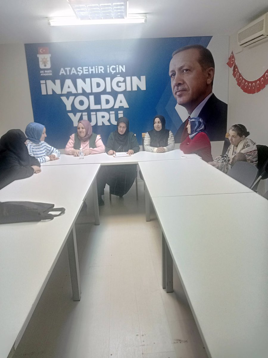 Ataşehir ilce kadın kolları başkanı <a href="/GulayseDurak/">Gülayşe Durak</a> öncülüğünde ferhatpasa mahalle başkanı <a href="/fatmaceylan/">fatma</a> esliginde haftalik mahalle toplantimizi gerceklestirdik