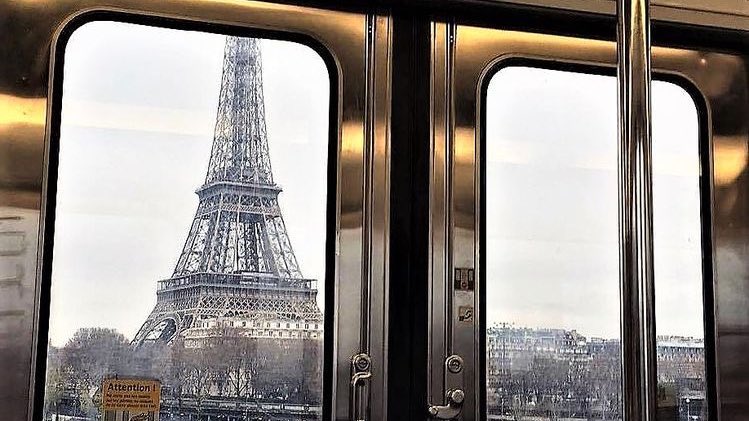 malusokay's tweet photo. manifesting a trip to Paris 💭 https://t.co/GzvtkGAt05