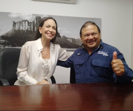 COMO DICE LA CANCIÓN DE ALEJANDRO VARGAS:
🎶... saaapooo!... vete de aquí! 🎵... ¡saaapooo!... ponte pá llá...🎶
... ¡sale sapo... cará!... 🎶🎵