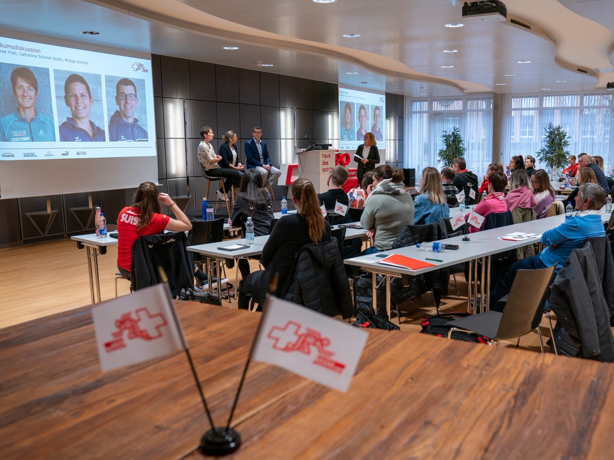 60 Personen nahmen am Samstag im Haus des Sports in #Ittigen am zweiten #Frauenforum von Swiss Athletics teil. Sie kamen in den Genuss von inspirierenden Inputs und angeregten Diskussionen! swissathletics.ch/48lDetj @EuroAthletics @WorldAthletics @swissteam 📸 @AthletixC