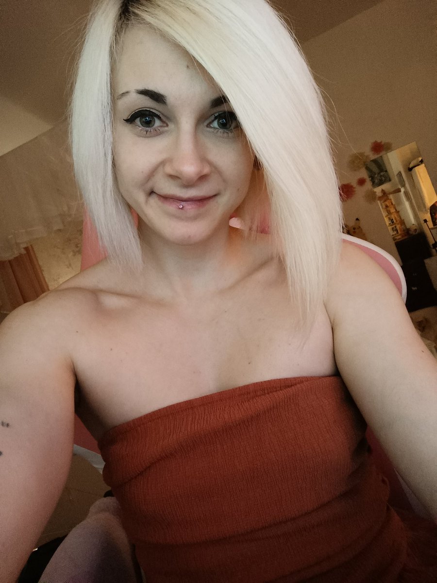 AkikoYuOfficial's tweet image. 🫶🏻 Live auf Twitch, Kick und YouTube 🫶🏻

#girlboss #girlgamer #gamernerd #gamerchick #chicks #barbiedoll #barbie #musclebarbie #musclemommy #musclemodel