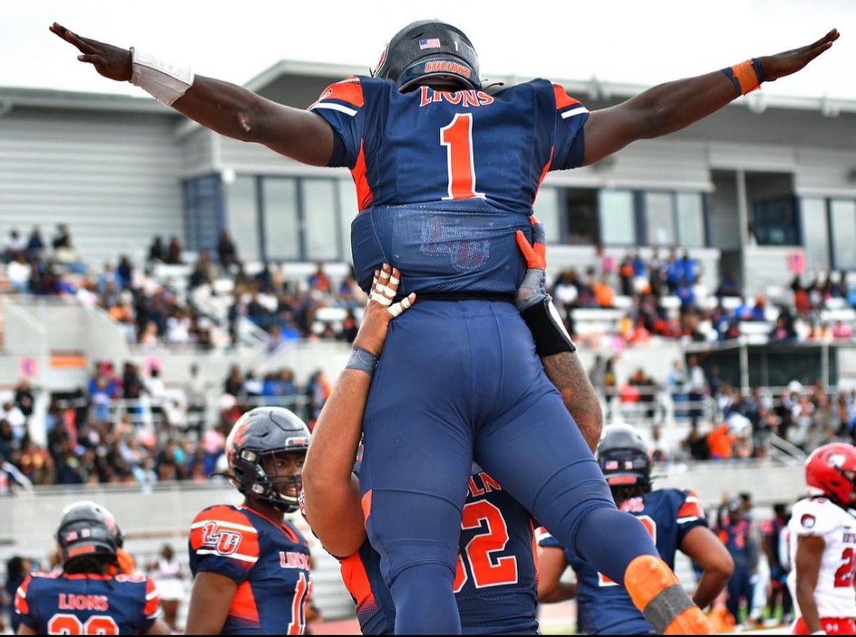 After a Great Conversation with <a href="/coachpett919/">Coach Pett</a>  I am truly honored to announce that I've  received  my 4th offer from Lincoln University 🟠🔵🦁. 
#TheLionWay <a href="/centralyorkFB/">Central York Football</a> <a href="/AFL_YorkPA/">AFL York PA</a>