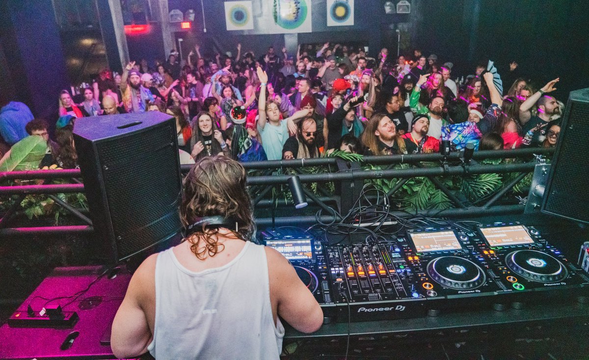 PLATFORM tweet media