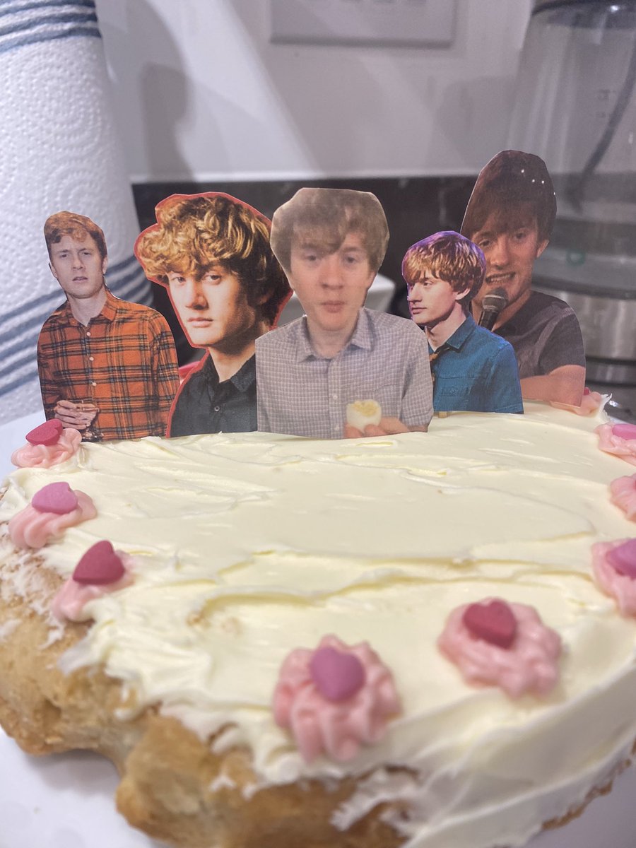 ThreeLineWhips's tweet image. acaster cake