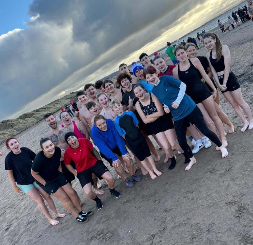 Well done to everyone @Greenwood_Acad who participated in the Polar Plunge raising funds for the volleyball teams. 🏐💪🏼