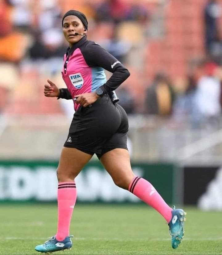 I heard this is the referee assigned to officiate Nigeria's opening match at the AFCON tournament... We pray the Nigerian team is able to concentrate during the match oh... Because we know Nigerian men can be distracted by Ny@sh oh. Mum Zee Debbie