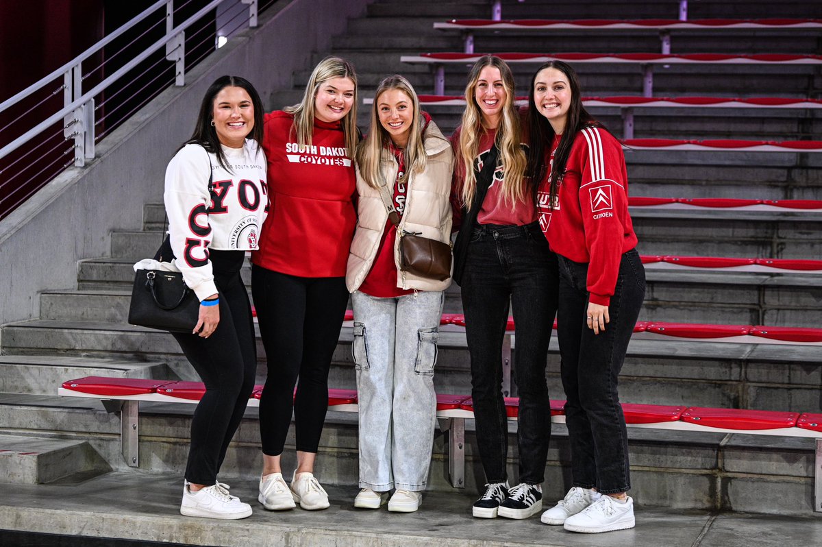 South Dakota Women’s Basketball tweet media
