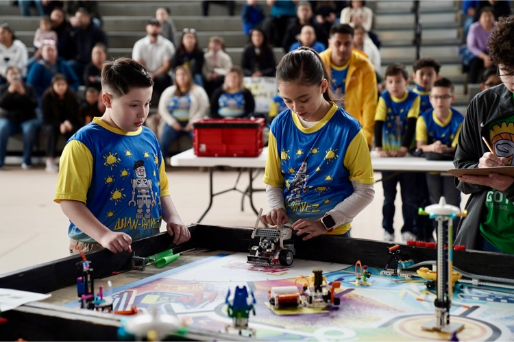 SocorroISD's tweet photo. More than 40 teams are competing at ROBOCOM X today at Pebble Hills High School. The annual #TeamSISD contest features dozens of talented students showcasing their STEAM skills as they use technology and creativity to take on the robotics challenge. https://t.co/aBBVMkn17j