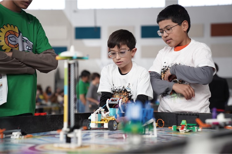 SocorroISD's tweet photo. More than 40 teams are competing at ROBOCOM X today at Pebble Hills High School. The annual #TeamSISD contest features dozens of talented students showcasing their STEAM skills as they use technology and creativity to take on the robotics challenge. https://t.co/aBBVMkn17j