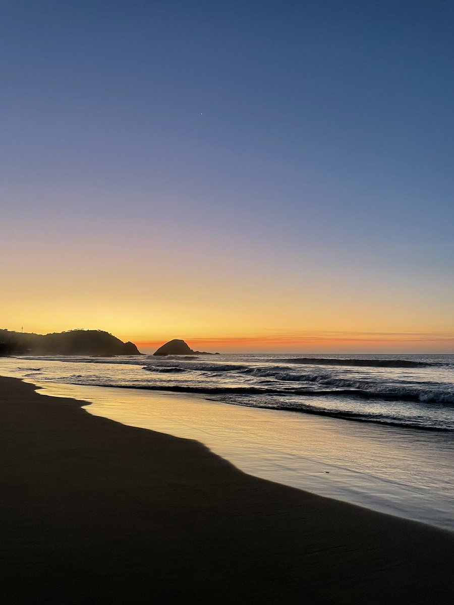rubbbb's tweet photo. El amanecer de ayer en Zipolite. https://t.co/KPA8Tgw81A