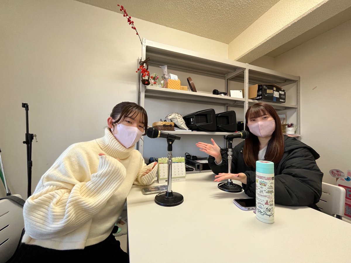 Umeraji's tweet photo. 【うめらじ！7回目放送開始❄️】
今回のパーソナリティーは放送研究会からたそるさん、生協学生委員会からみっしーさんが務めてくださいました⛄️

冬に新たに登場したあの商品のエピソードも🍙
今年度最後のうめらじ！是非耳を傾けてみてくださいね🎶 https://t.co/ucSDEnqE5T