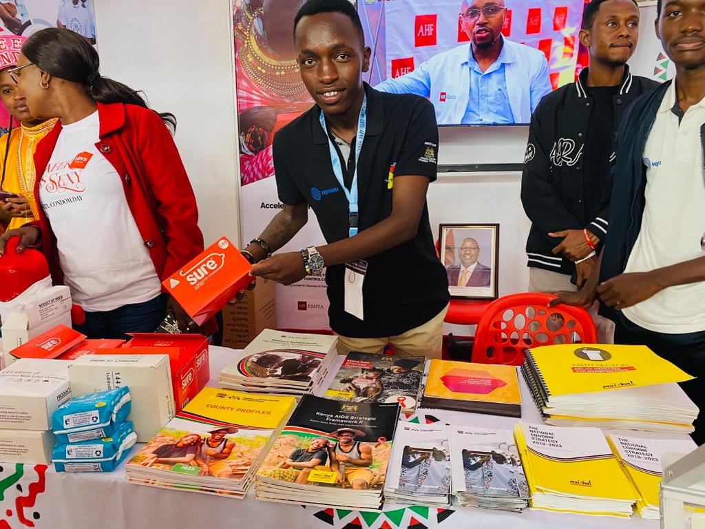DrDennisDennis1's tweet photo. Let's bring up a generation which is informed, by creating awarenes, Advocating for SRHR, Ending new HIV infections  by educating the young people, And also PMTCT rate upto 0% 
               Let's condomize 
  #UNFPAYAPKE
#1VISION3ZEROS 
#MAISHAYOUTH
 #NSDCC https://t.co/lmDesuUOYv