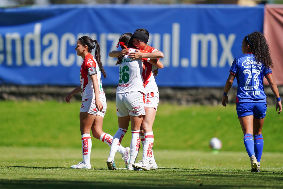 Regreso ɢᴏʟᴇᴀᴅᴏʀ✨

Después de un torneo ausente, Saira López regresa con <a href="/NecaxaFemenil/">✨Centellas Club Necaxa⚡️</a> y lo hace con una gran anotación 🔥