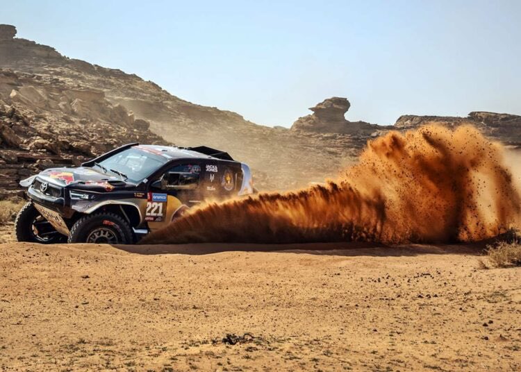 LaPagina's tweet photo. #Deportes | Carlos Sainz arranca con un segundo puesto tras el debutante De Mevius y Tosha Schareina abandona el Dakar 2024.
#CarlosSainz #DeMevius #Dakar
⬇️
https://t.co/Z7aGC8V7WT https://t.co/qWkXOZJFuf