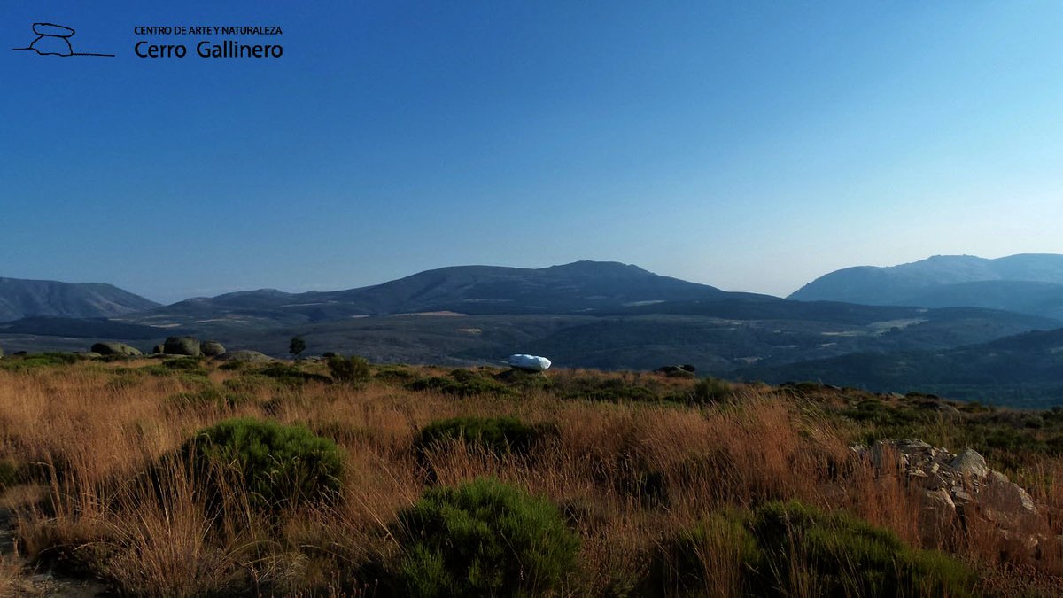 En el #CerroGallinero, el arte no solo se observa, se experimenta. Con #talleres y #actividadeseducativas, queremos compartir la magia de este lugar con estudiantes y visitantes de todas las edades. 🎓🌿 #AprendizajeCreativo cerrogallinero.com" #hoyocasero #ávila #gredos
