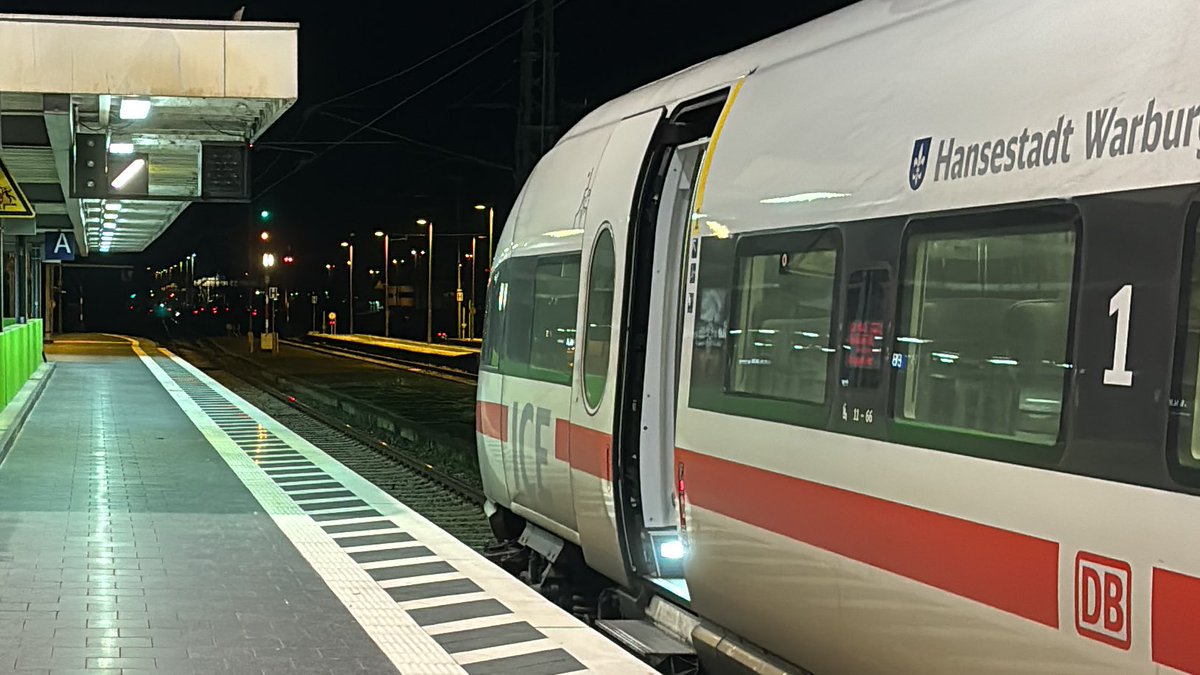 streckenblock's tweet image. Aktuell macht die #Bahn vieles richtig – zumindest aus meiner Sicht als Mitarbeiter. Zwar beeinflusst durch Bauarbeiten #Riedbahn/#Stuttgart, aber genug Fahrzeitreserven, um Verspätungen zu kürzen, kleine Anschlusswartezeiten genehmigen etc.

So meine Erfahrung der letzten Woche.