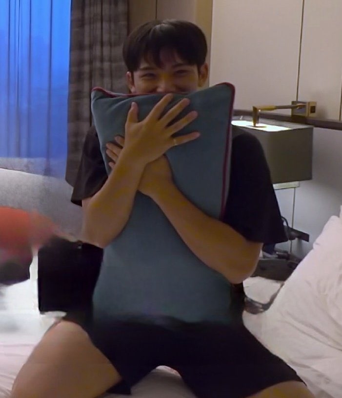 밍규시에요 여러붕 
다들 좋은꿈 꾸세여~~~~