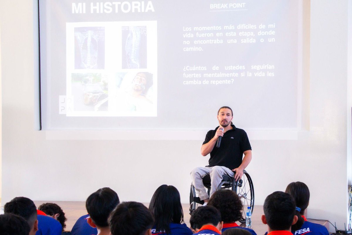 FESAELSALVADOR's tweet photo. Con el objetivo de inspirar a los alumnos del Colegio Especializado en Atletas de Alta Competencia, el paratenista profesional costarricense, José Pablo Gil impartió una charla sobre su historia de superación, enfocada en nunca darse por vencido. https://t.co/jw4rPZv5RK