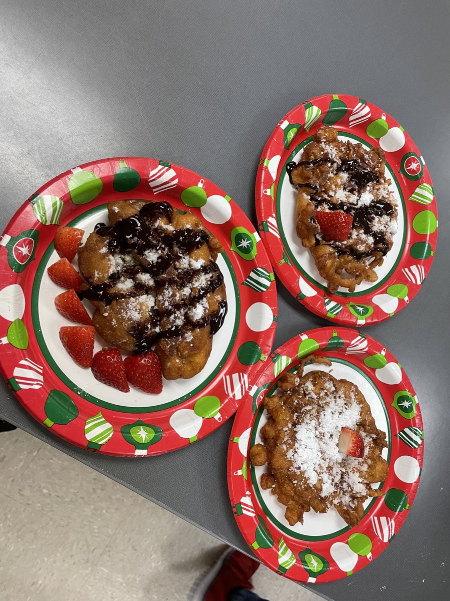 Intro to Culinary students created deep fried funnel cakes! ⁦<a href="/HumbleISD_WMS/">Woodcreek Middle</a>⁩ ⁦<a href="/HumbleISD_CTE/">Humble ISD CTE</a>⁩ #RowtheBoat