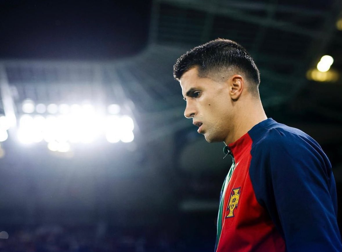 FabrizioRomano's tweet photo. 🔵🔴🇵🇹 Xavi confirms João Cancelo’s injury is not serious: “Cancelo is not discarded for the Super Cup game”.

“If he recovers well, he will make the list”. https://t.co/gLTumhnemA