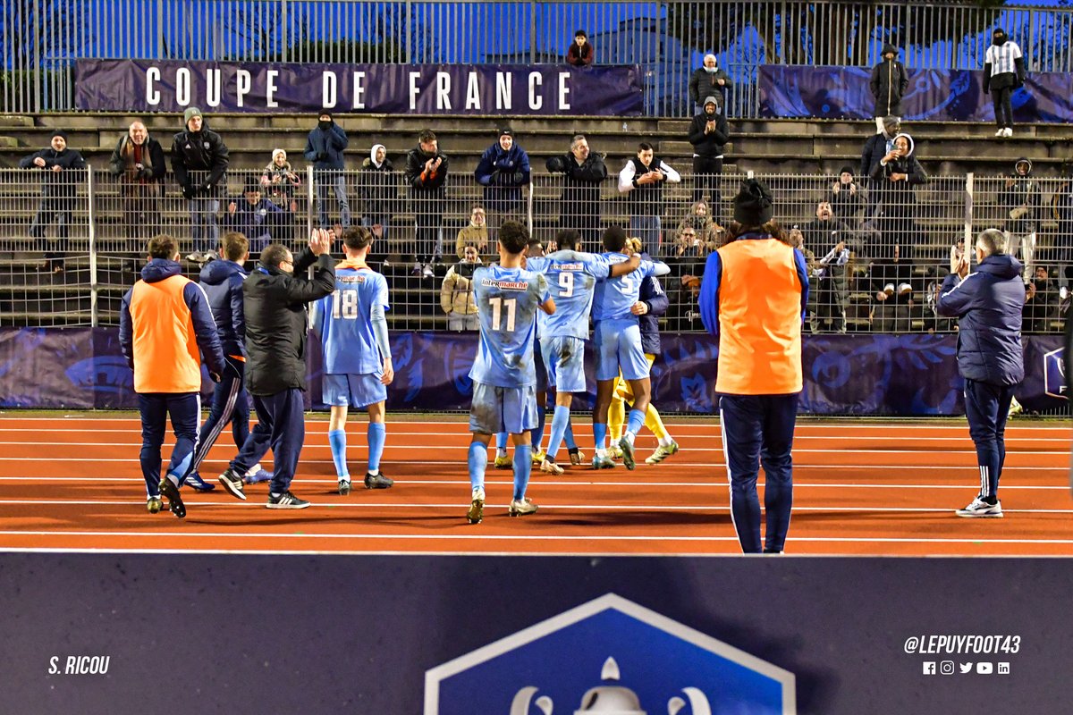 lepuyenvelayfc's tweet photo. À nos 5️⃣0️⃣ incroyables supporters Ponots : 𝗠𝗲𝗿𝗰𝗶 🫶

#LePuyFoot43 🔵⚪ https://t.co/ywLAvMN1MS