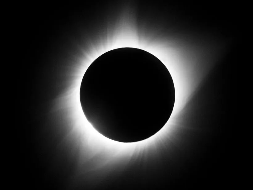 “I'm a waking hell and the gods grow tired.”

S-Class gunslinger of White Eclipse: Reve Volver.