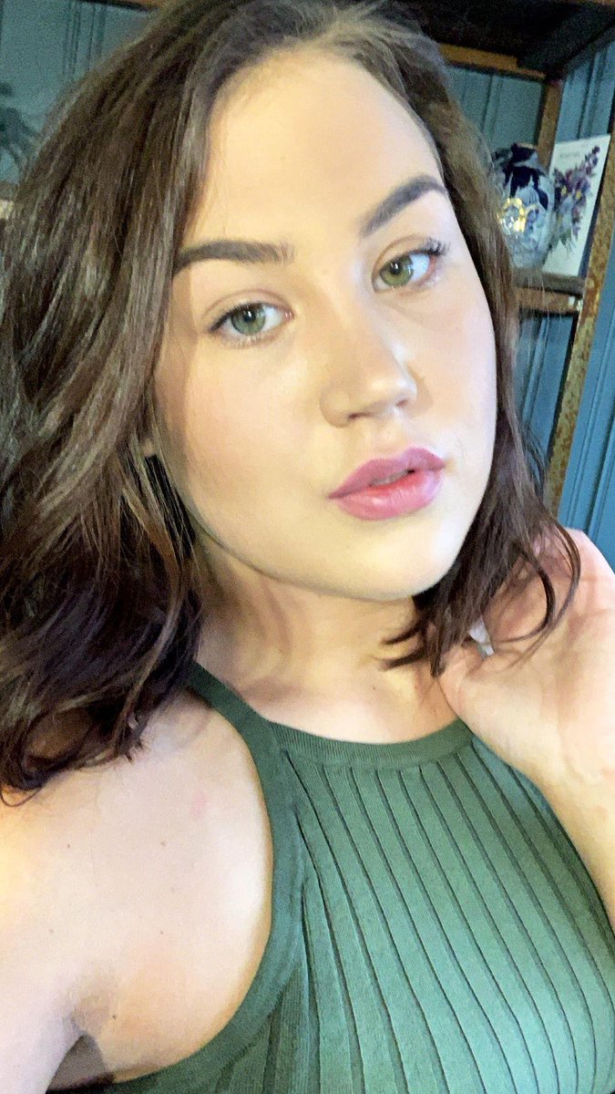 Kind, cute and dominant 💚