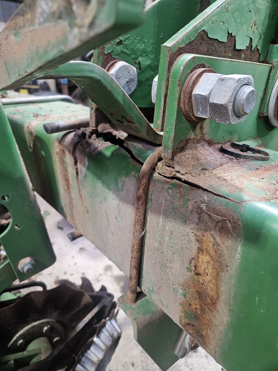 70Wolff's tweet photo. New main tube for the winter project...
#plant24 https://t.co/NfzbKG1NFd