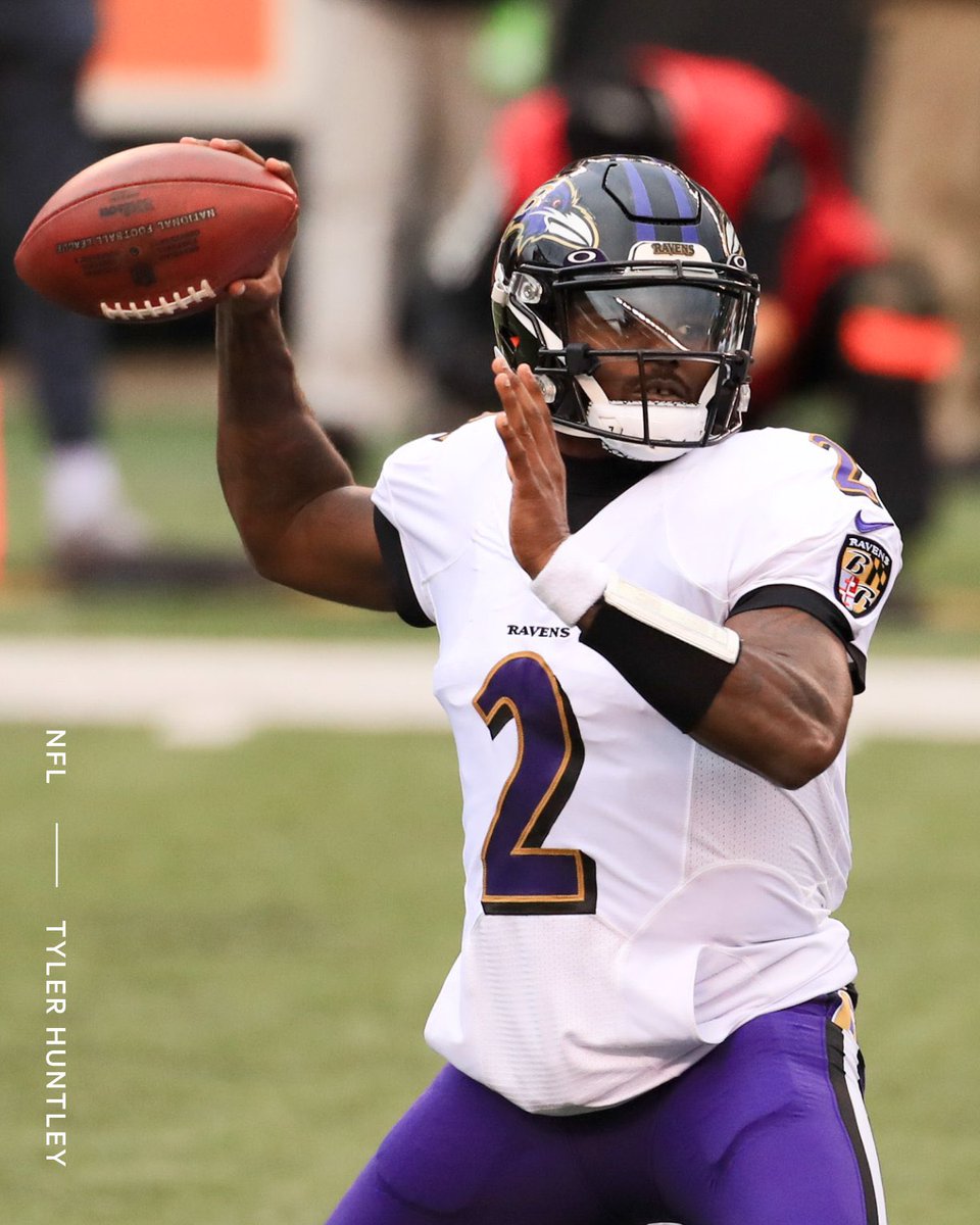 RealmRavens's tweet photo. Might be the last time we see Tyler Huntley play in Baltimore

Go ball out today Snoop 🌹 https://t.co/sKuhtlaIU0