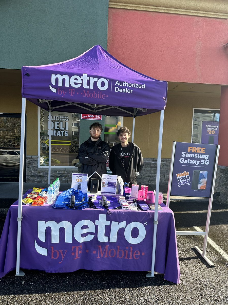 Customer Appreciation Event at 84th and Hosmer in Tacoma today! Come on by and check us out. No activation fees, Home Internet, and free Tablets today! <a href="/JamesLeeWW/">James Lee</a> <a href="/gracewang22/">grace wang</a>
