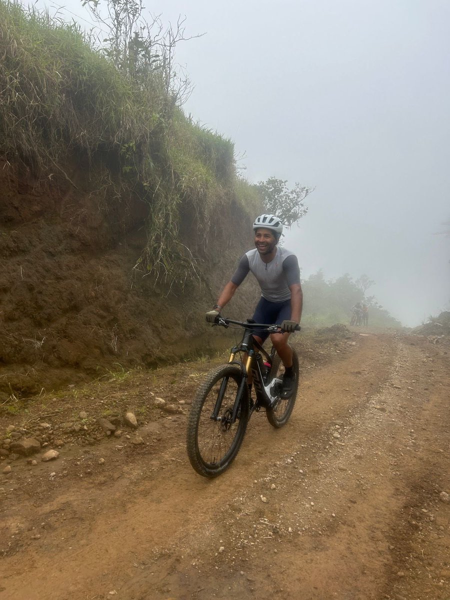 🚵🏾🚵🏾😁