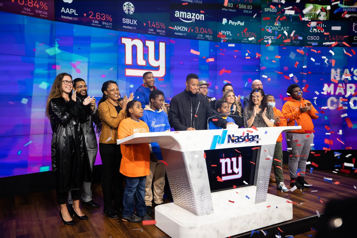 GiantsCRDept's tweet photo. Always giving back to those in the community! 

RT to get your votes in for @saquon!

1 RT = 1 Vote
#WPMOYChallenge + Barkley https://t.co/J6mCAuoLiB