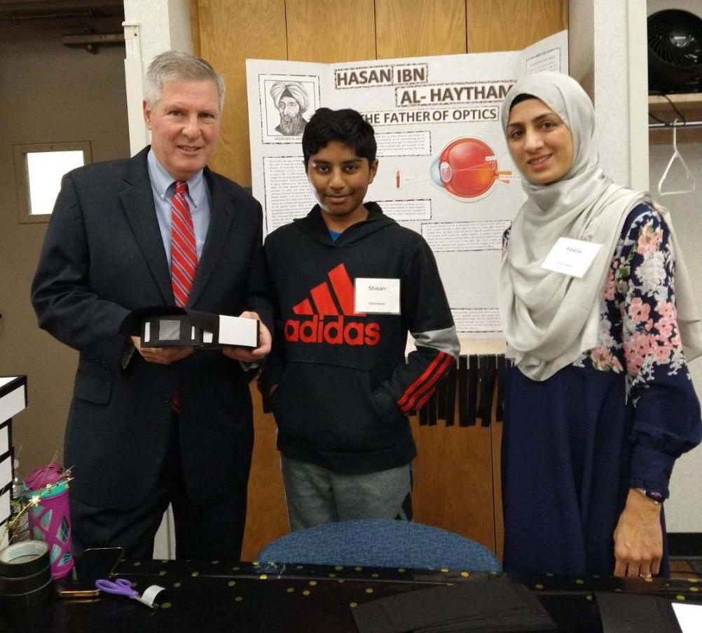 #Piscataway Mayor Brian C. Wahler was happy to see the wonderful exhibits at today’s #MuslimHeritageMonth event at the <a href="/pisclib/">Piscataway Library</a>.