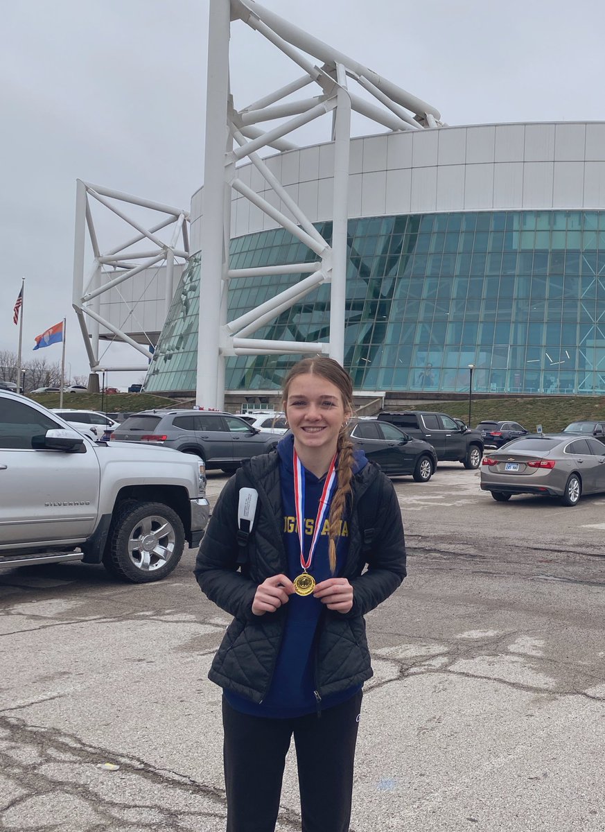 _alydrefke's tweet photo. Started off indoor season at the BandBrace Winter Classic at Hyvee arena in KC. Finished 1st overall (15-16) in 200m and 3rd overall (15-16) in 60m. https://t.co/qXieGh6wZC