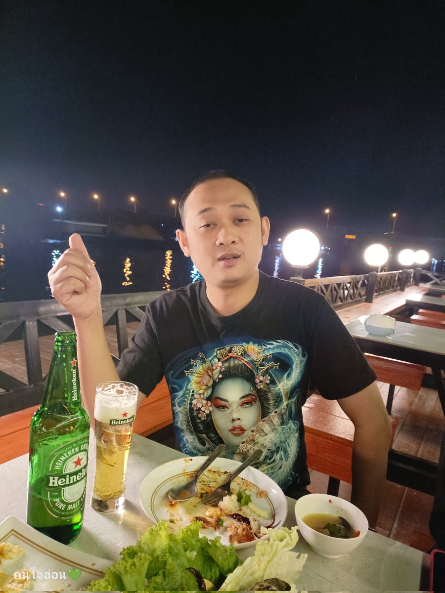 Sambantiw's tweet photo. ยิ่งเมา ยิ่งดึก ยิ่งเงี่ยน...☺️ 
  #กู๊ดวิว
  #อยุธยาแอบแซ่บ https://t.co/q4bagUvdSs