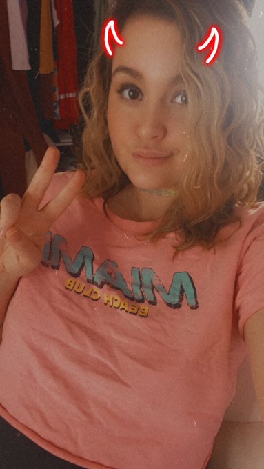 Come chill on myfreecams with me 🌸 avery_doll https://t.co/s80nubccbp