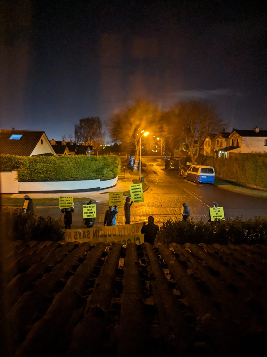 Far right protesters outside our home on Sat night while we're putting our baby in bath. They have a sign about Irish homeless but I bet none have helped anyone fight their eviction. They don't care about children or homeless. They just want to spread hate and division.