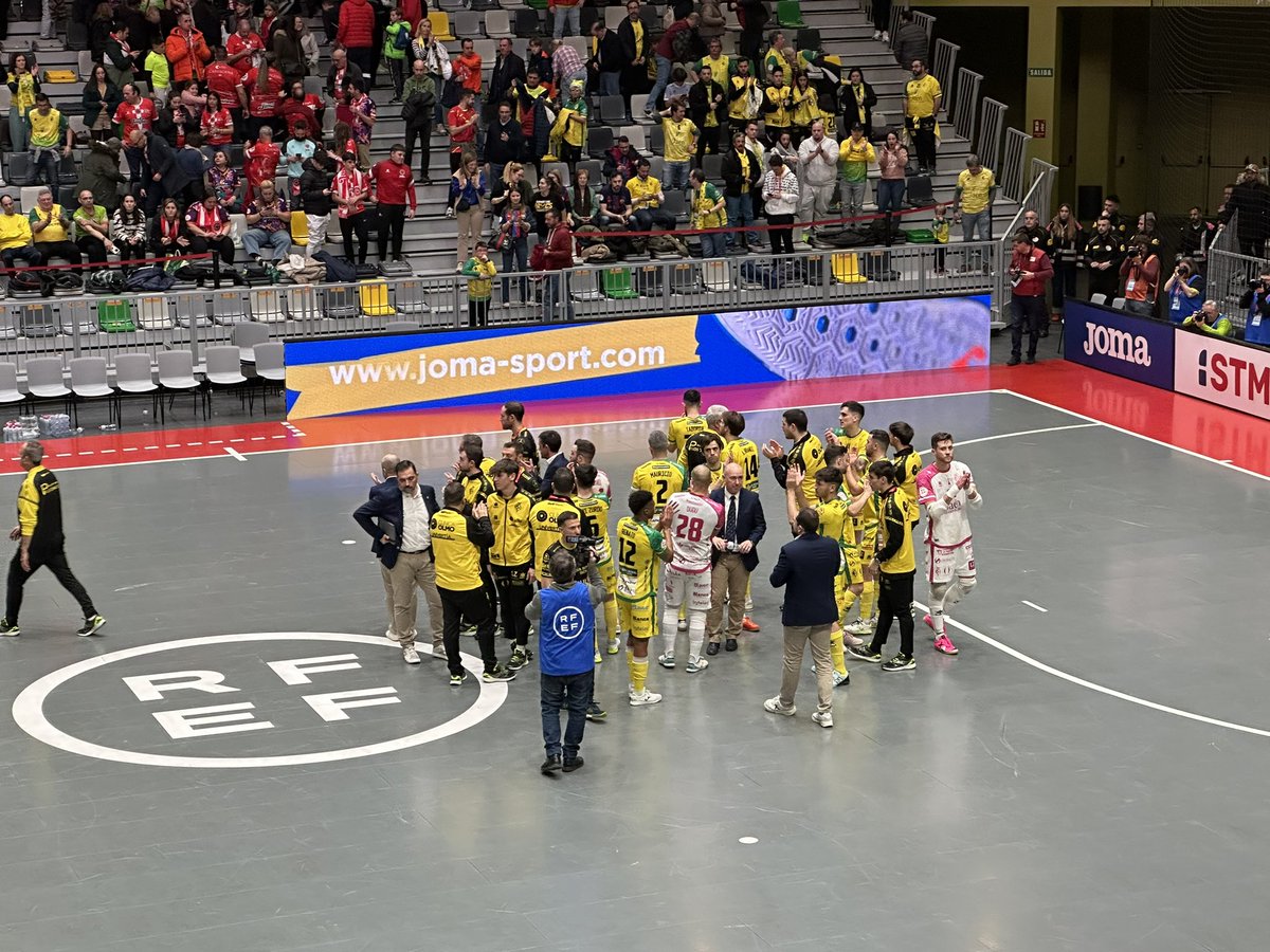_mcontreras's tweet photo. No pudo ser… gran partido del @JaenFS en la semifinal de la #supercopafutsal @rfef @FutSalRFEF pero nos quedamos sin llegar a la final. Una vez más la #mareaamarilla ha estado a la altura https://t.co/7sVPaCvU00