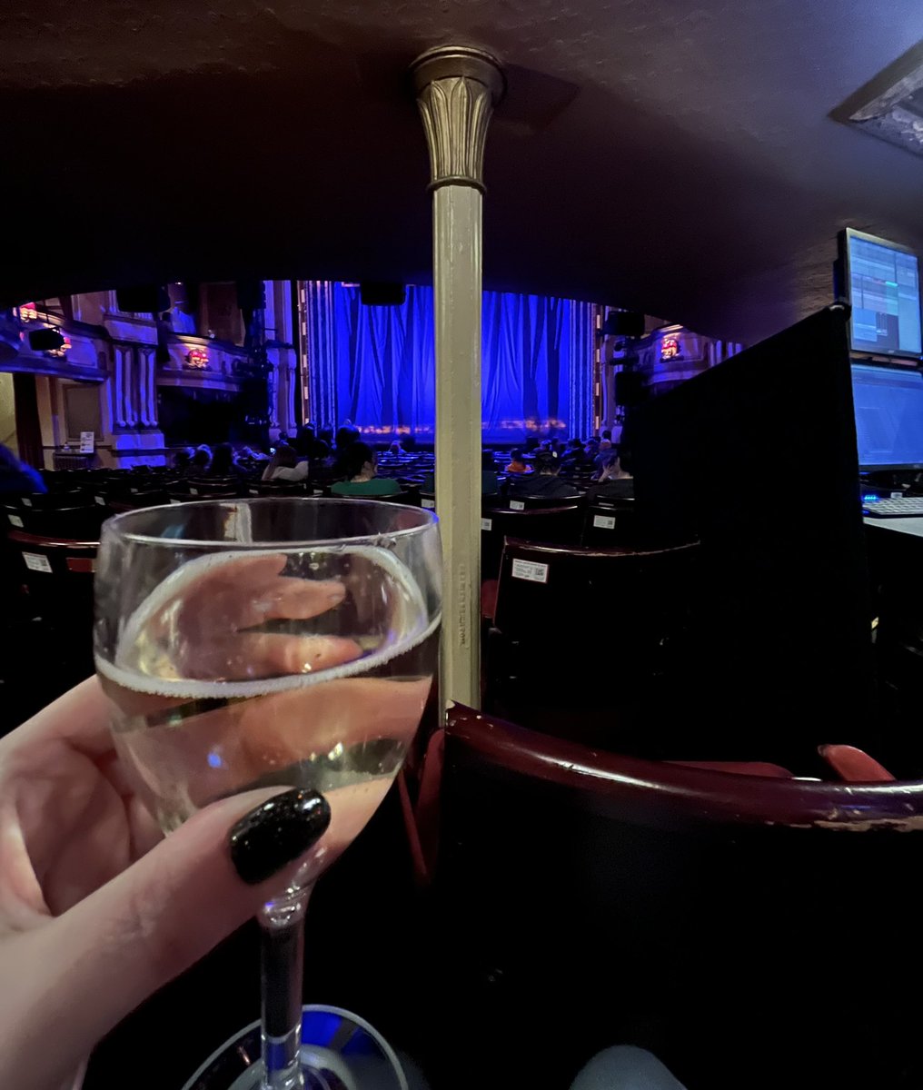 Caz Cronin | Broadway World UK tweet media