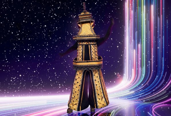 ionaspam's tweet photo. “you better not be the cunty Eiffel tower when i get there”
me when u get there:

#MaskedSingerUK https://t.co/KwgTby3byL