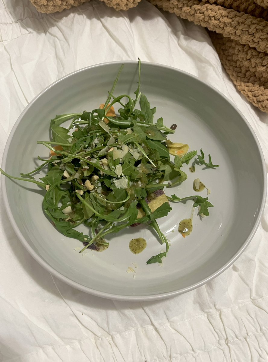 kayliependleton's tweet photo. Okay but why has Trader Joe’s not made a restaurant yet where they only serve dinner with ingredients from the store??? That would do so well and at the end they give you the recipe!! 

Anyways look at this salad I make from a Trader Joe’s kit https://t.co/Pol4RIfnnj