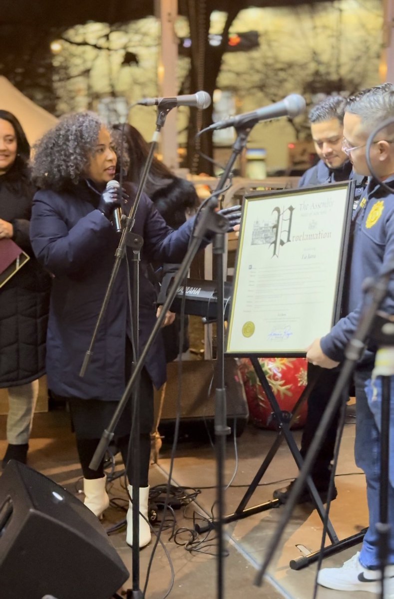 NYPDauxiliary's tweet photo. Blessed to have received a proclamation from Assemblymember Reyes and a citation from Councilmember Farias yesterday as our APS staff joined the Three Kings Gift Giveaway. Thank you to WSBID Executive Director and newly appointed APO Cruz for the invite and the recognition. https://t.co/P8gQjcgPp8