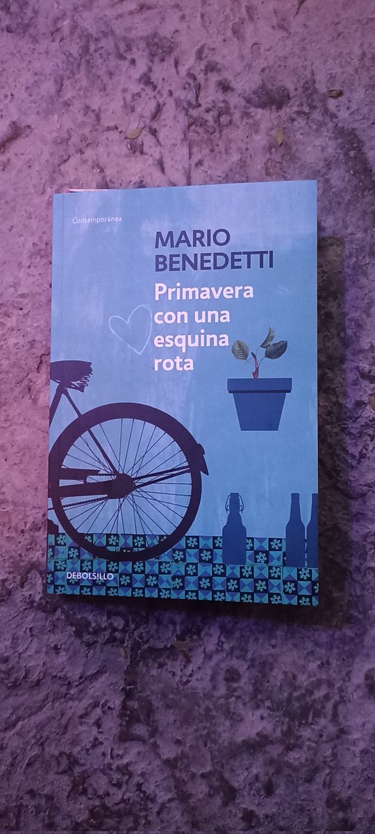 GotaLiteraria's tweet photo. Ayer lo comencé a leer. La primera página la subrayé toda. https://t.co/qfzHcx4SAh