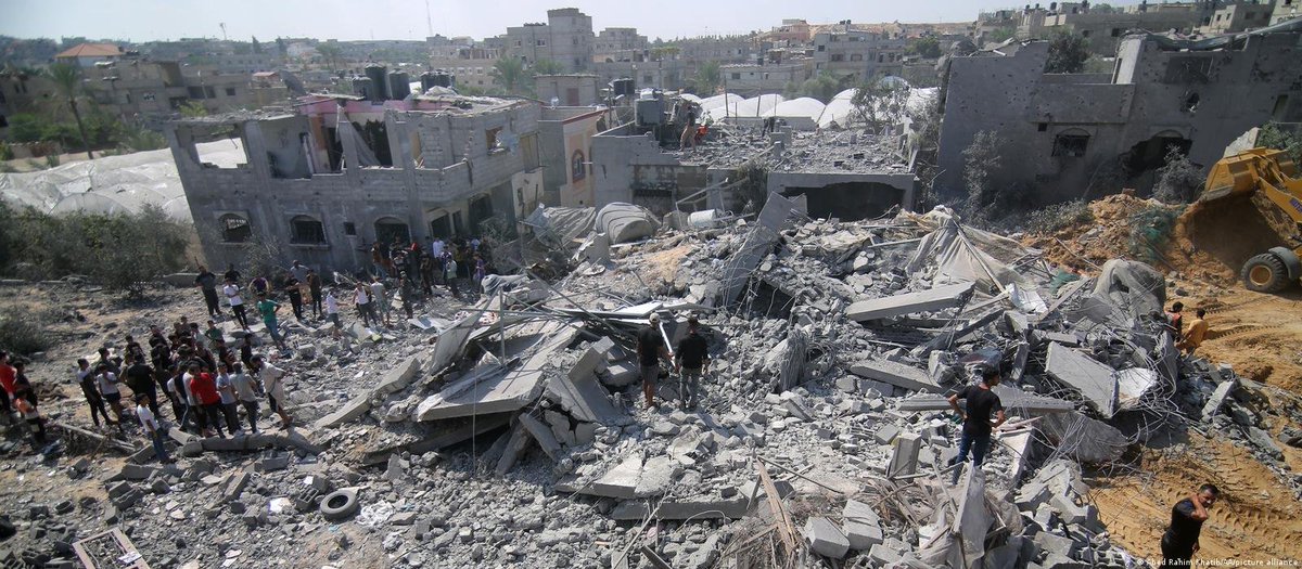 dw_espanol's tweet photo. Gobierno de #Gaza acusa a #Israel de exhumar 1.100 tumbas y robar 150 cuerpos

Siga aquí minuto a minuto la crisis en el Cercano Oriente, provocada por el ataque del grupo terrorista Hamás el 7 de octubre de 2023. (gs)
https://t.co/3wYCLvn9CV