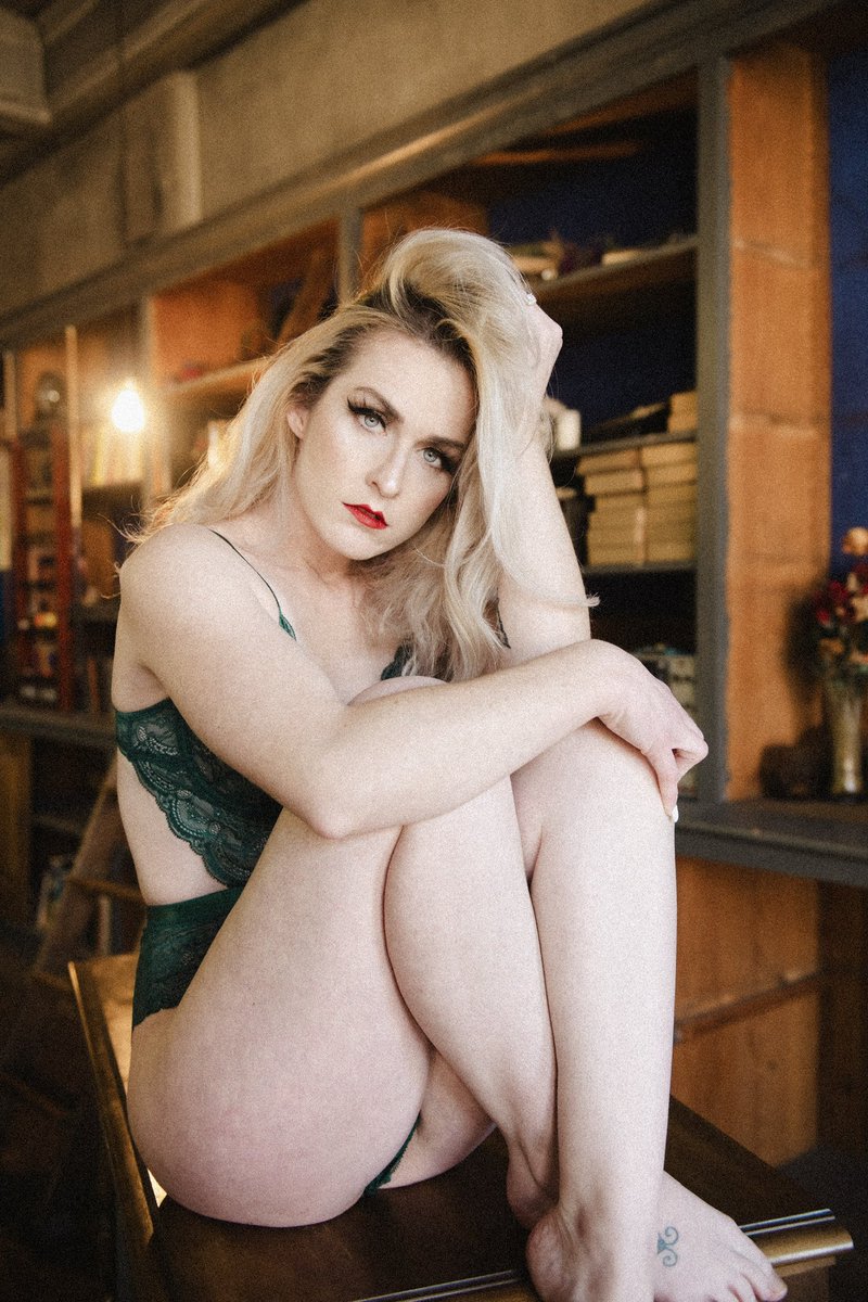 AmyElleO's tweet photo. Selling content https://t.co/a2ToEPR3JF
Subscribe for free! 🔞🔞💋💦 #SellingContent #selling_contents #onlyfansgirl #onlyfansmodel #model #OF #onlyfans #contentforsale #subcribe #free #onlyfanscontent #Professional #blonds #blondshavemorefun #ass #budior #ContentCreator https://t.co/aNQ1eoyTeA