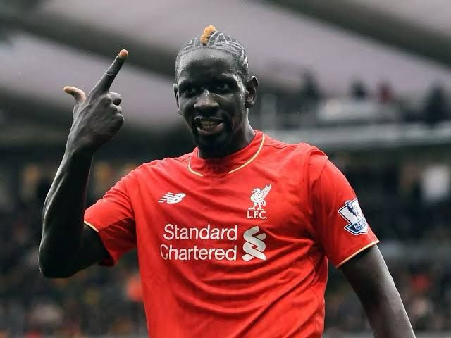 OficialSala12's tweet photo. 🇫🇷 Sakho, o novo zagueiro do Amazonas FC

O futebol é inacreditável às vezes https://t.co/R24GjrCXmk