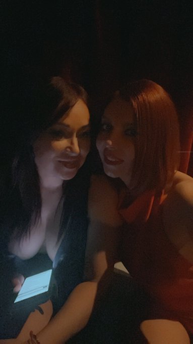 Buenas noches 💤😴🌙😘 aqu&iacute; desde Tur&iacute;n esperando para hacer nuestro show @saramayxx en @samara_torino https://t