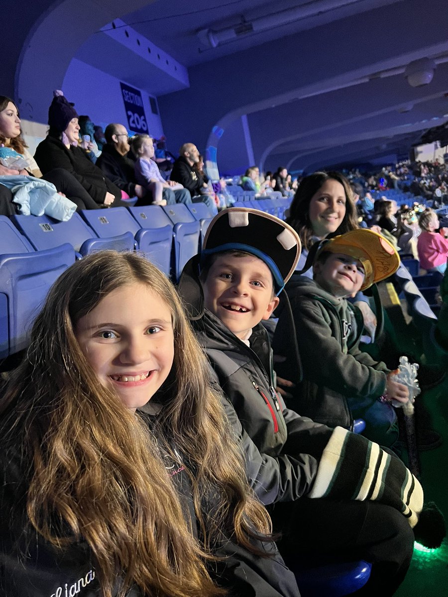 JedCestaro's tweet photo. #DisneyOnIce https://t.co/7XK6UBGP4I
