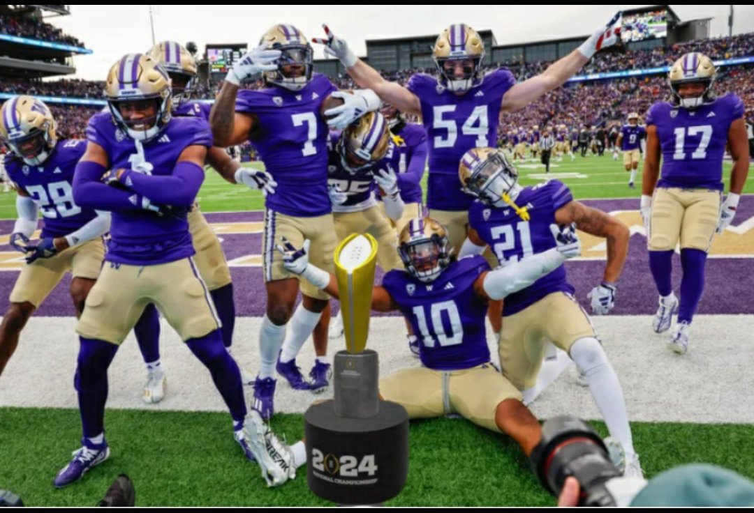 Bring the #NationalChampionship virtual trophy home via the #CFBPlayoff app - #AR powered by <a href="/IPtechAR/">Imagine AR Inc.</a> #PurpleReign #GoHuskies
