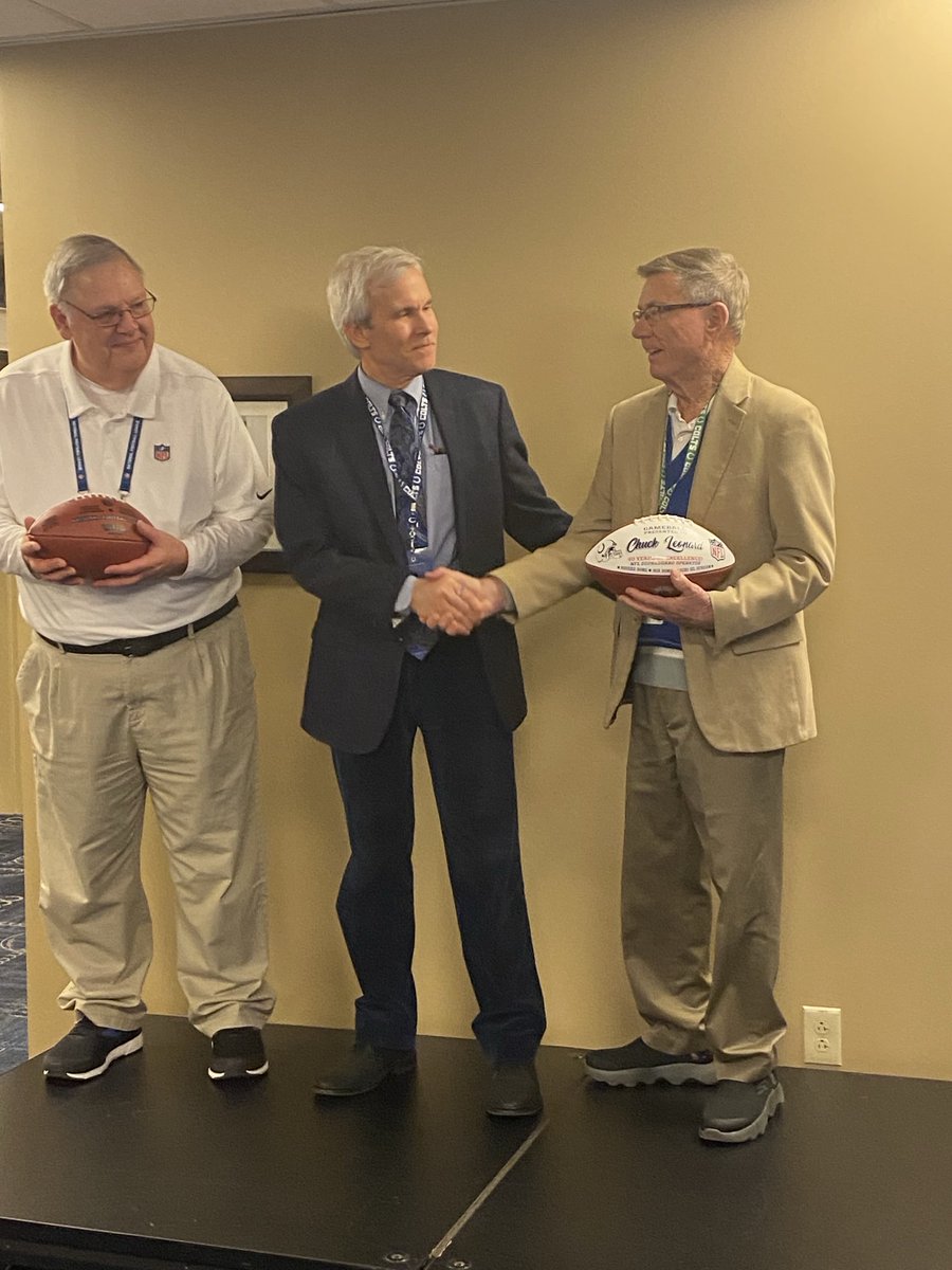 GreggDoyelStar's tweet image. Congratulations Terry Downham and Chuck Leonard, retiring after their 40th season in the @Colts press box. Terry does stats, Chuck the scoreboard. Both are longtime educators. Terry taught math at Kokomo. Chuck was superintendent at HSE.
L to R: Terry, Colts COO Pete Ward, Chuck